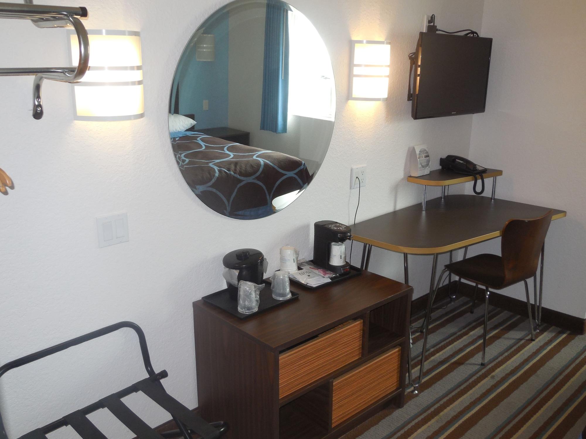 Super 8 By Wyndham Sault Ste. Marie Hotel Bagian luar foto