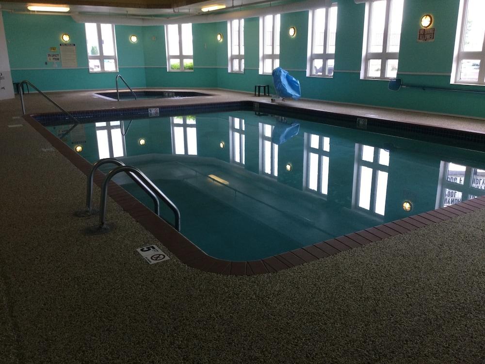 Super 8 By Wyndham Sault Ste. Marie Hotel Bagian luar foto